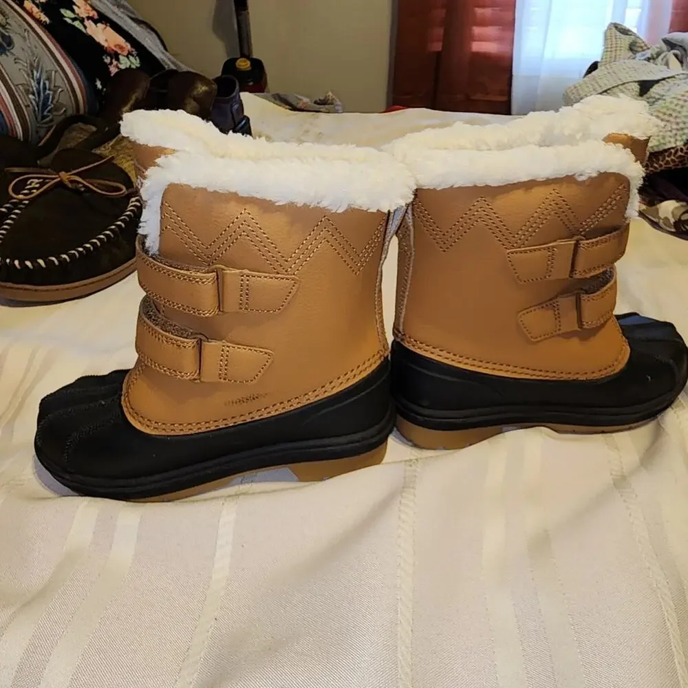 CAT & JILL EUC CHILDS DENVER WINTER BOOTS SIZE 9